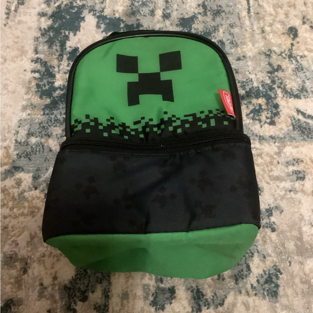Pixelated Green and Black Kids Lunch Box